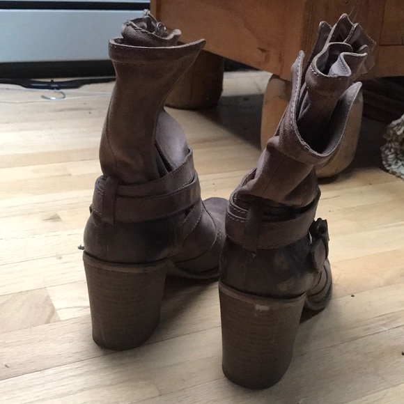 BCBG leather booties - Picture 2 of 2